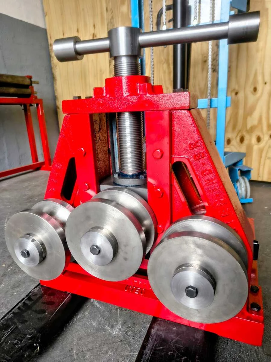 Calandra para tubos e perfis é na Casa da Calandra