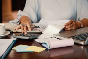 Malha fina do IRPF 2026: os 5 erros que seguram as restituições.