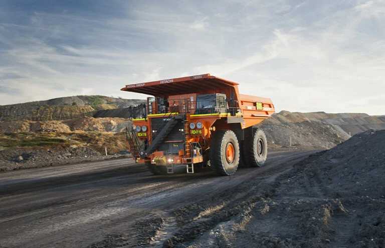 Caminhão Hitachi EH4000AC3 - Diesel